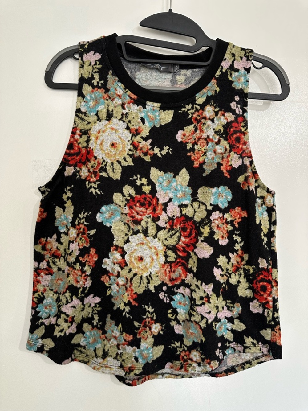 LIKE MYNDED Floral Sleeveless Black Crewneck Boxy Tank Top Size Small EUC